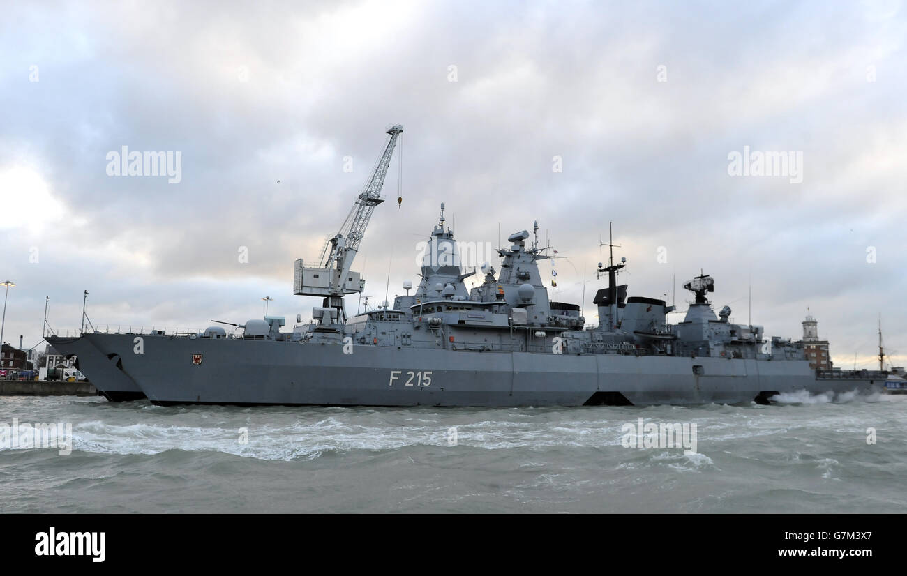 Frigate f215 hi-res stock photography and images - Alamy