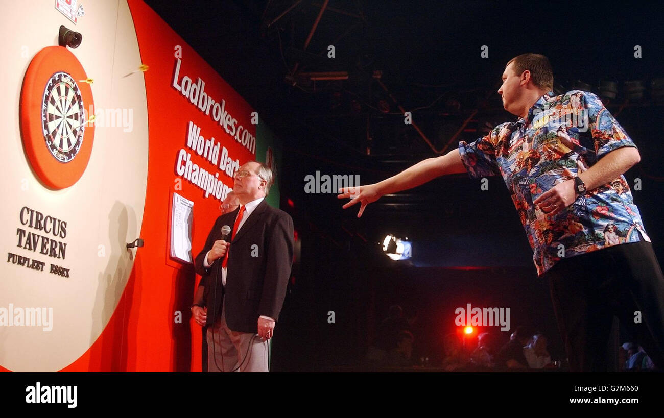 Wayne Mardle from Essex, in action during the first Semi Final. Stock Photo