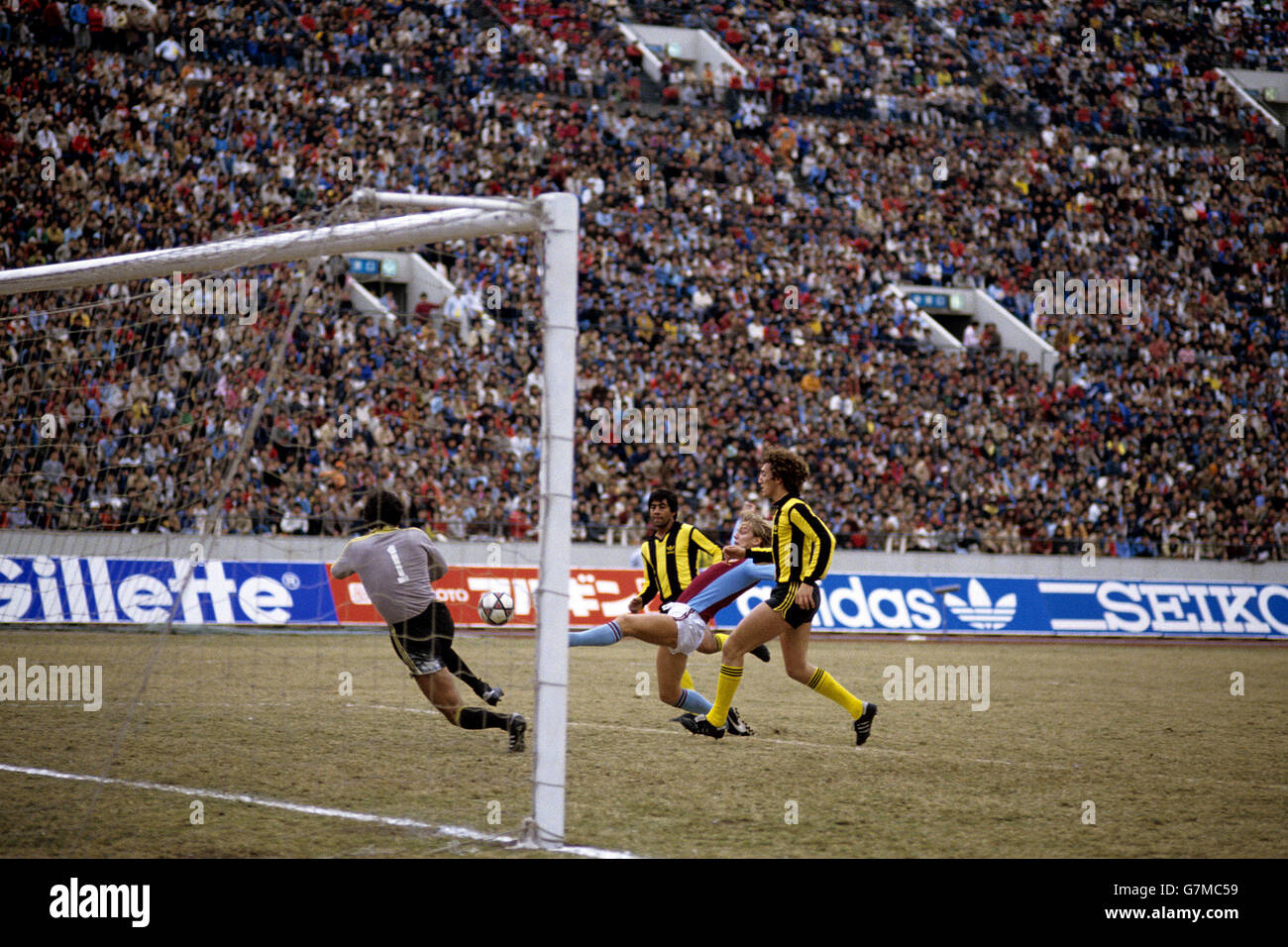 Soccer - Toyota Cup - World Club Championship - Aston Villa v Penarol Stock Photo
