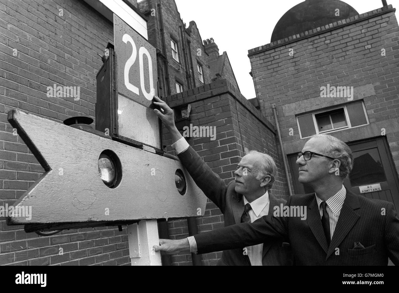 Disasters and Accidents - Nuneaton Rail Crash - Public Inquiry - Major Frederick Rose and Frank Young - Stoke-on-Trent Stock Photo