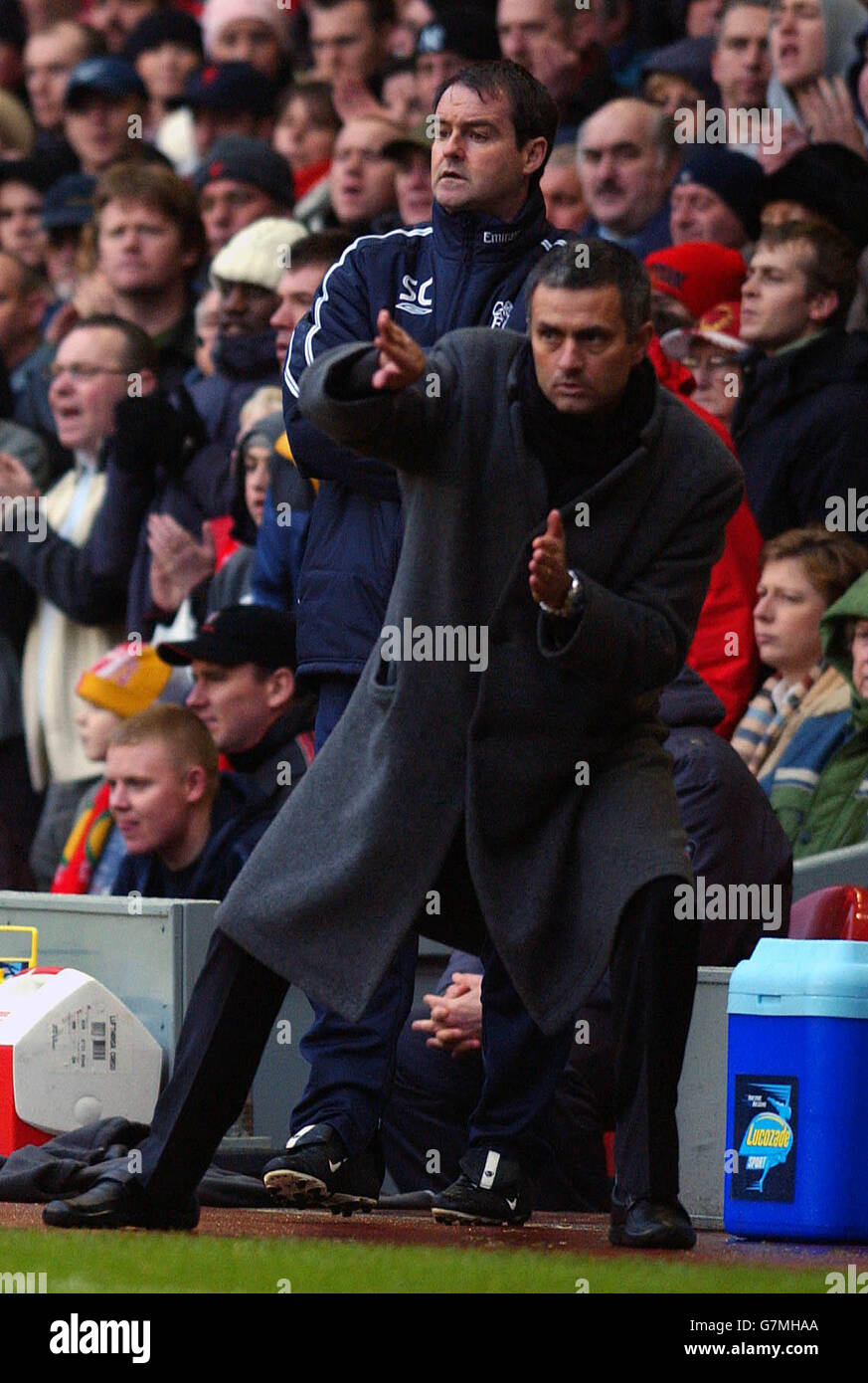 Soccer - FA Barclays Premiership - Liverpool v Chelsea. Chelsea's Manager Jose Mourinho urges his side forward as assistant Steve Clarke watches from behind Stock Photo