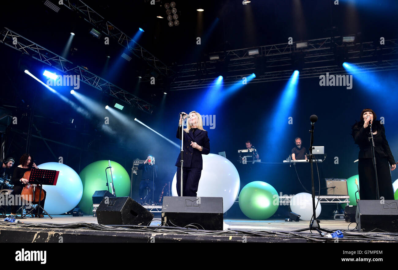 Sarah Cracknell of Saint Etienne performing on The Park stage at the Glastonbury Festival, at Worthy Farm in Somerset. Stock Photo