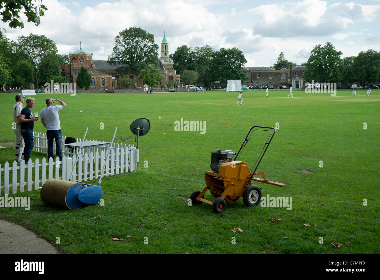 Cricket game uk hires stock photography and images Alamy