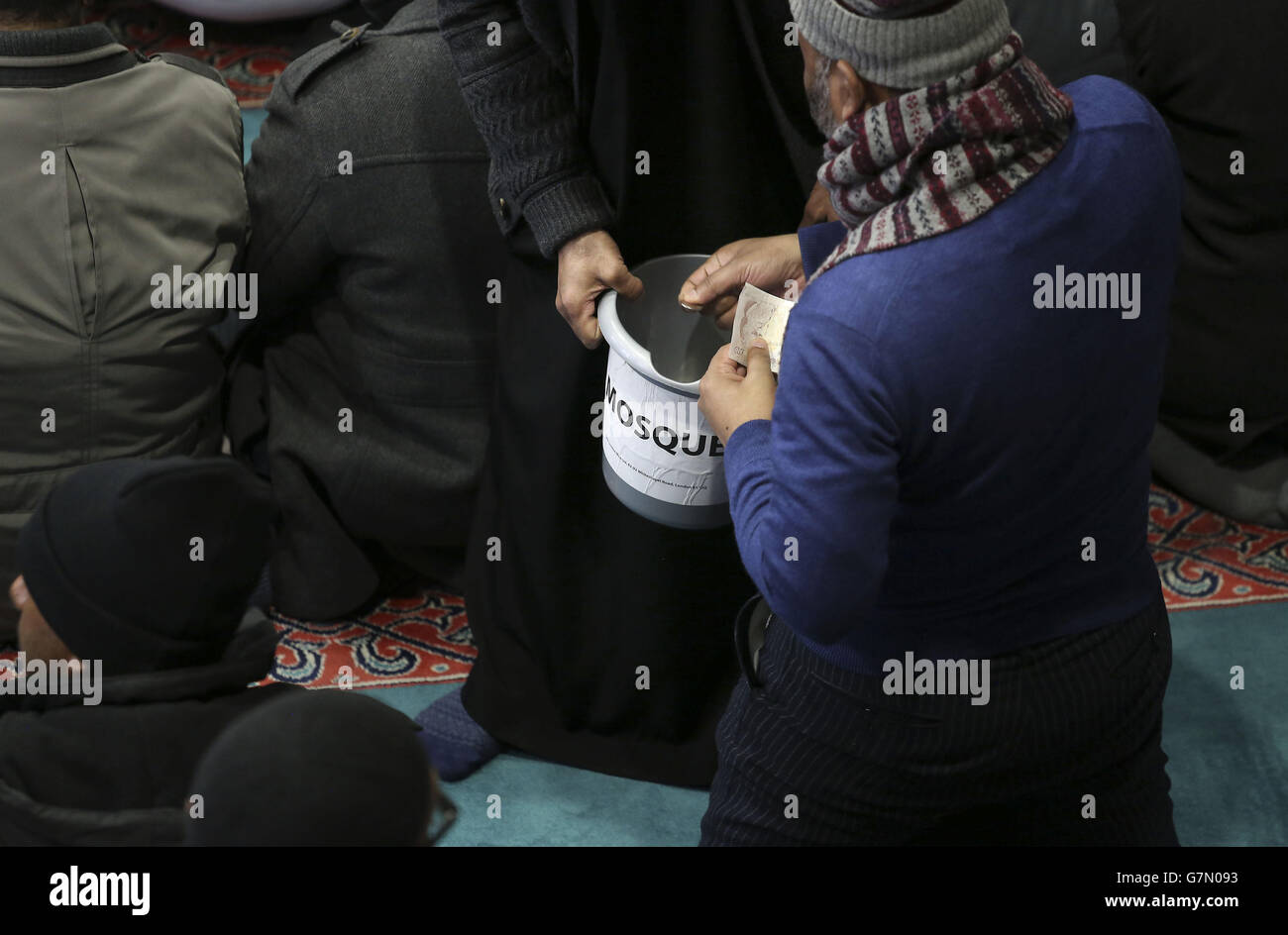 Money Collecting Jummah Prayers East London Mosque In London Hi res Stock Photography And Images 