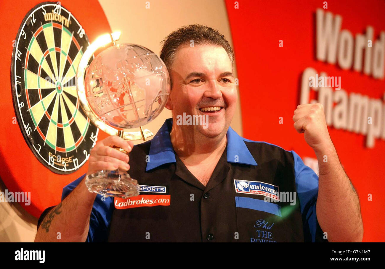 Ladbrokes Darts World Championship Final Stock Photo Alamy