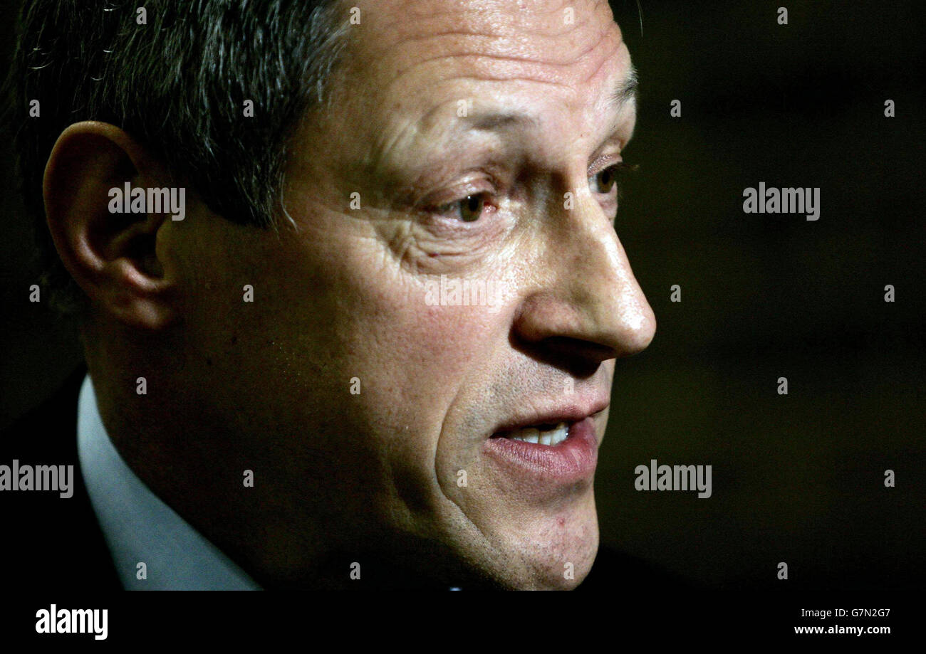 Head shot speaking alan wells hires stock photography and images Alamy