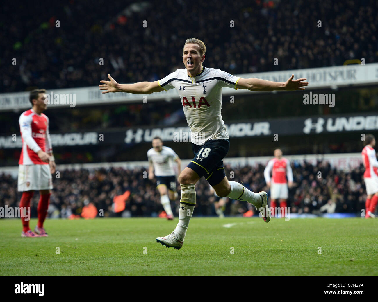 Tottenham Hotspur's Harry Kane celebrates scoring the winning goal