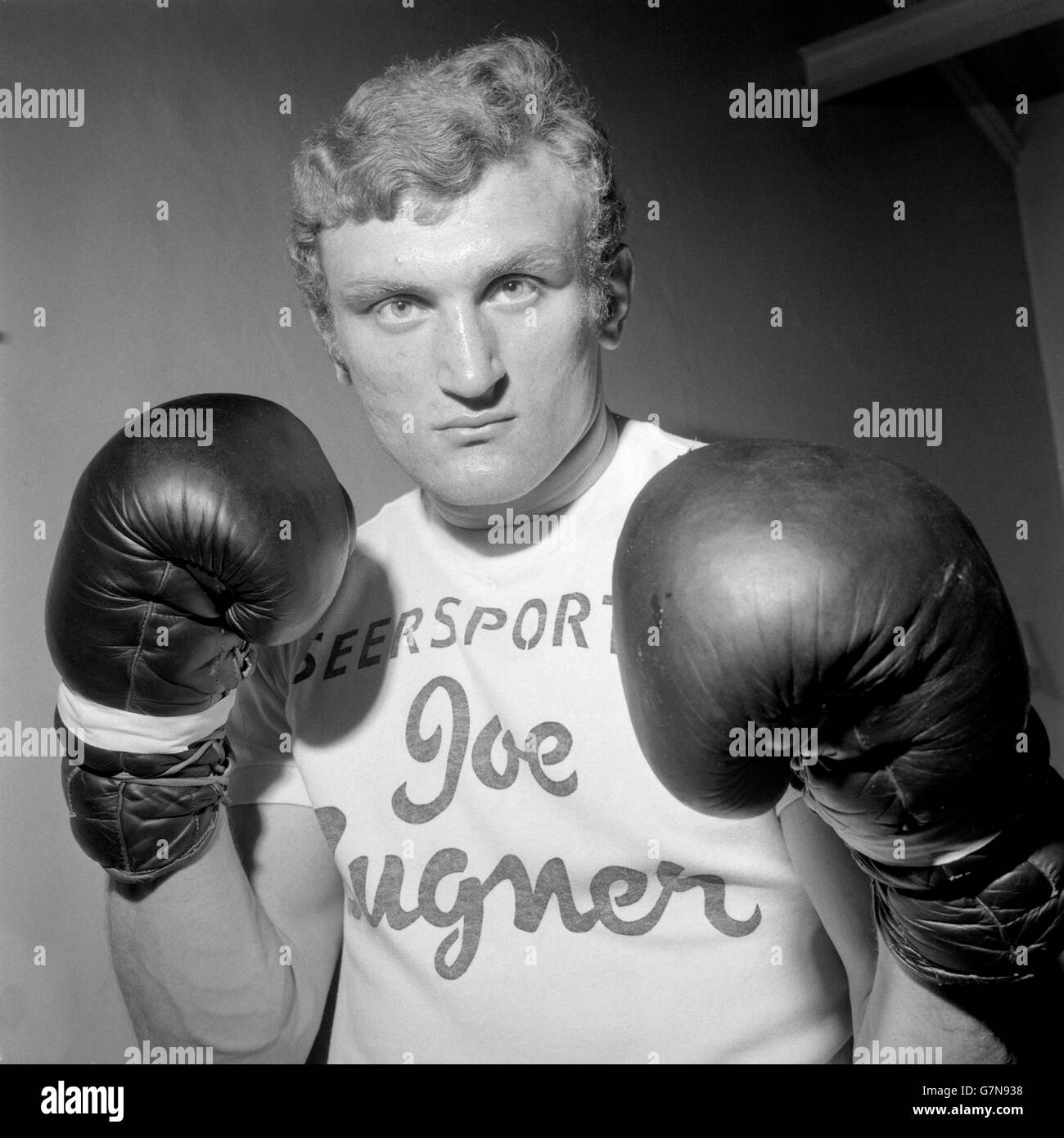 Boxing British Heavyweight Joe Bugner London Stock Photo Alamy