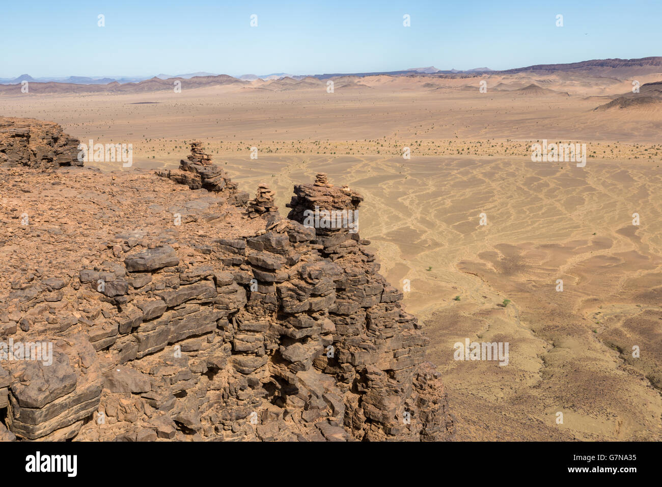 mountains in the Sahara desert Stock Photo Alamy