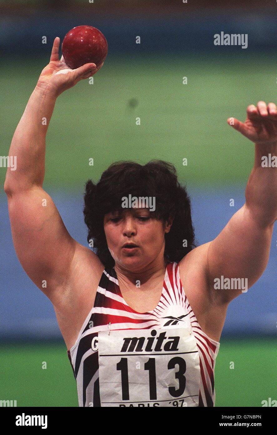 Athletics - 6th IAAF World Indoor Championship. Judy Oakes, Great Britain - Shot Put Stock Photo