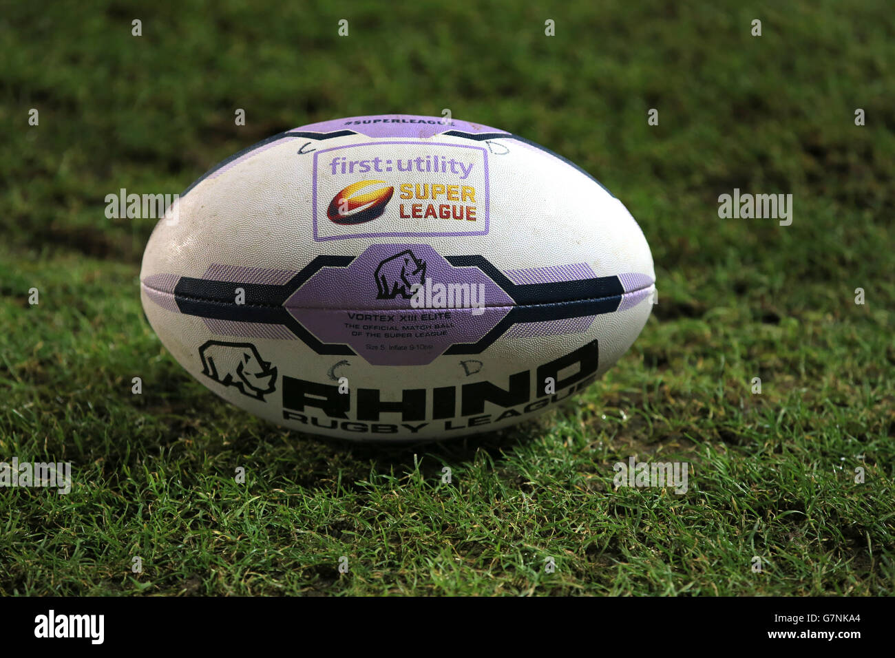 General view of the official super league rugby ball hi-res stock  photography and images - Alamy