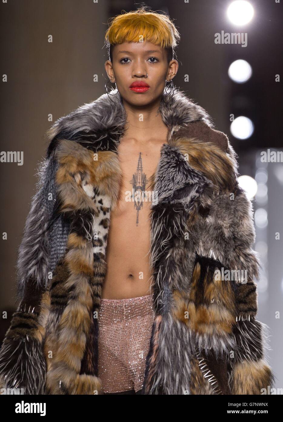 A runway model hi-res stock photography and images - Page 16 - Alamy