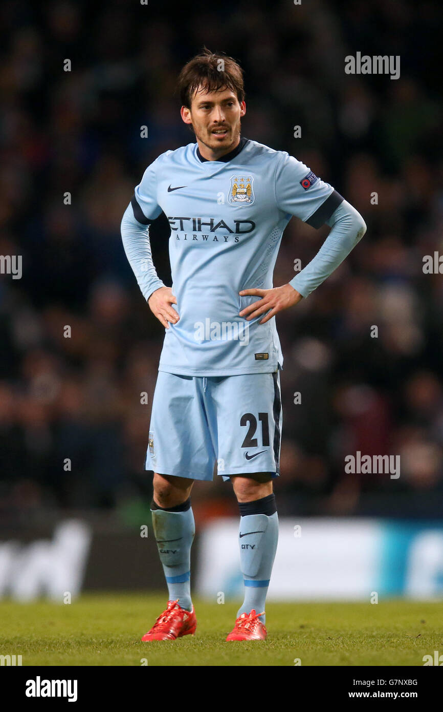 Soccer - UEFA Champions League - Round of 16 - First Leg - Manchester City v Barcelona - Etihad Stadium. Manchester City's David Silva stands dejected Stock Photo
