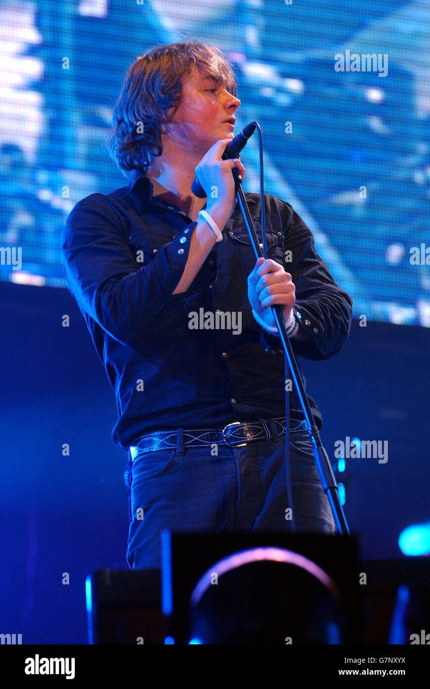 Tsunami Relief Concert Millennium Stadium. Keane lead singer Tom