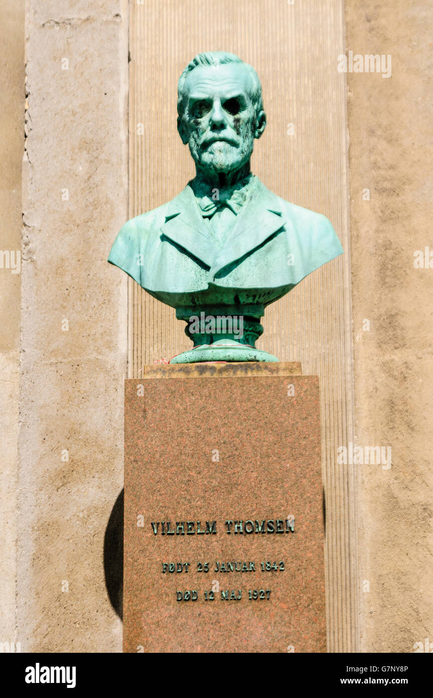 Bronze bust of Vilhelm Thomsen (1842-1927), Danish linguist at Copenhagen University Stock Photo