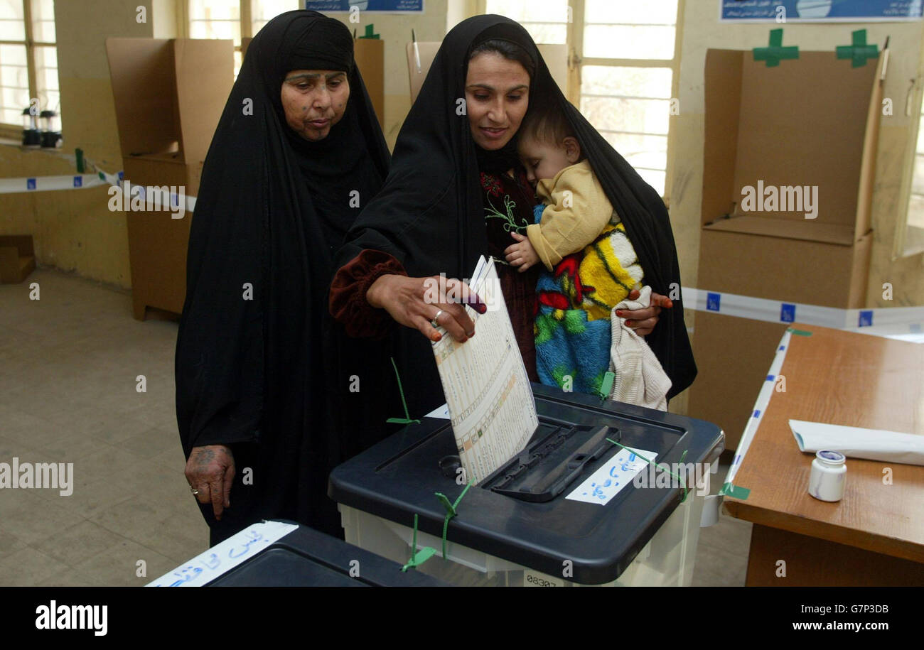 Iraq elections Az Zubayr Stock Photo Alamy