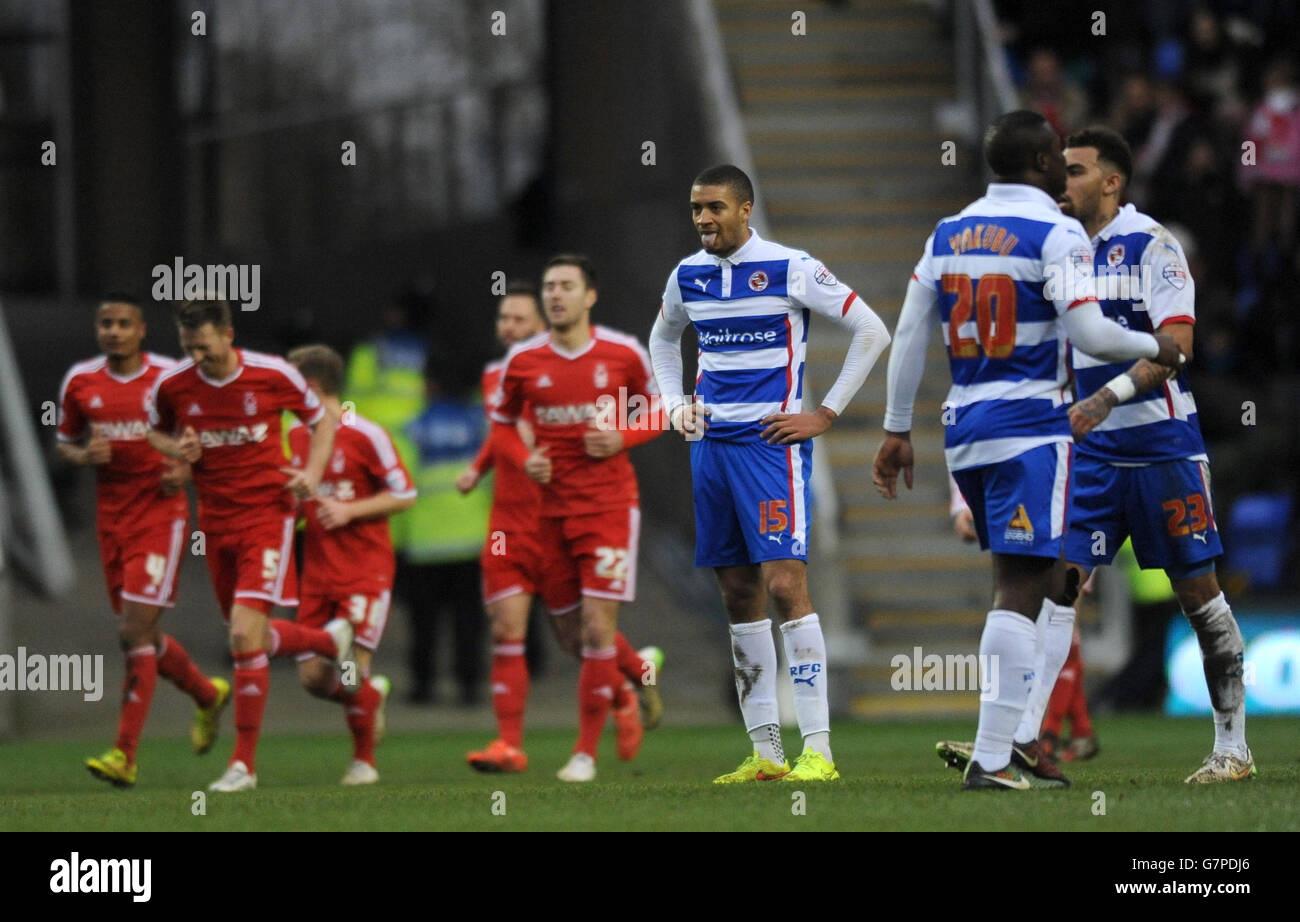 Soccer - Sky Bet Championship - Reading v Nottingham Forest - Madejski Stadium. Reading's Michael Hector looks dejected after Nottingham Forest score their third goal of the game Stock Photo