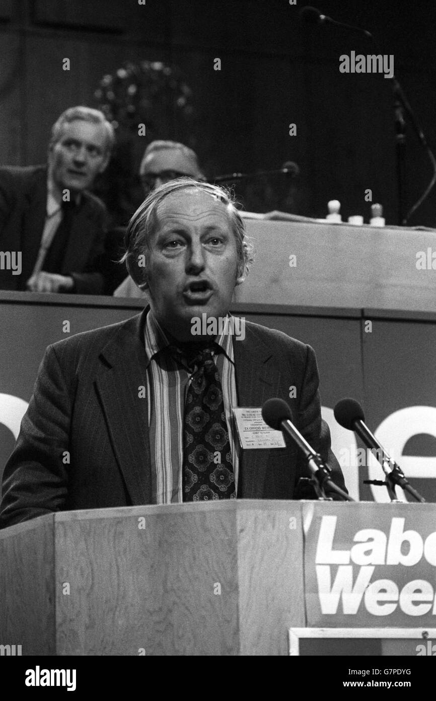 Christopher Price, Labour MP, speaking at the Labour Party conference in Brighton. Stock Photo