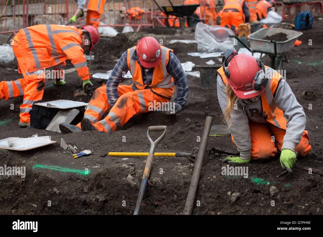 Archaeologists from MOLA (Museum of London Archaeology) at work on the Bedlam burial ground where over 20,000 Londoners are believed to have been buried between 1569 and 1738, the excavation will allow the construction of East entrance of the New Liverpool St. Crossrail Ticket station, Liverpool Street, London. Stock Photo