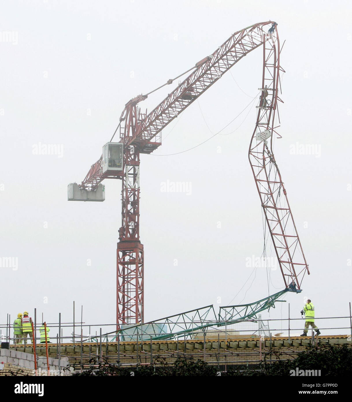 Crane Collapse High Resolution Stock Photography and Images Alamy