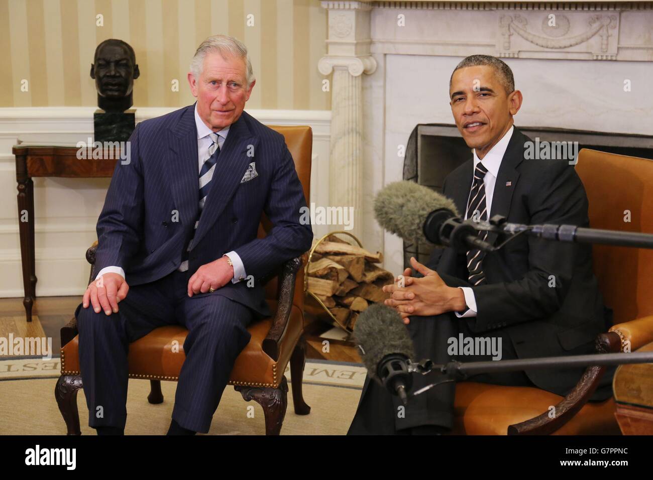 The Prince of Wales meets US President Barack Obama in the Oval Office ...