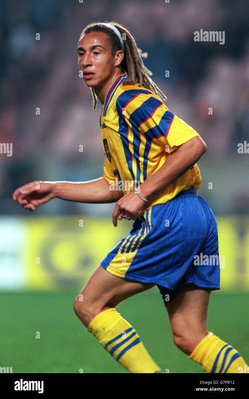 Henrik Larsson of Sweden during the 2002 FIFA World Cup - First News  Photo - Getty Images