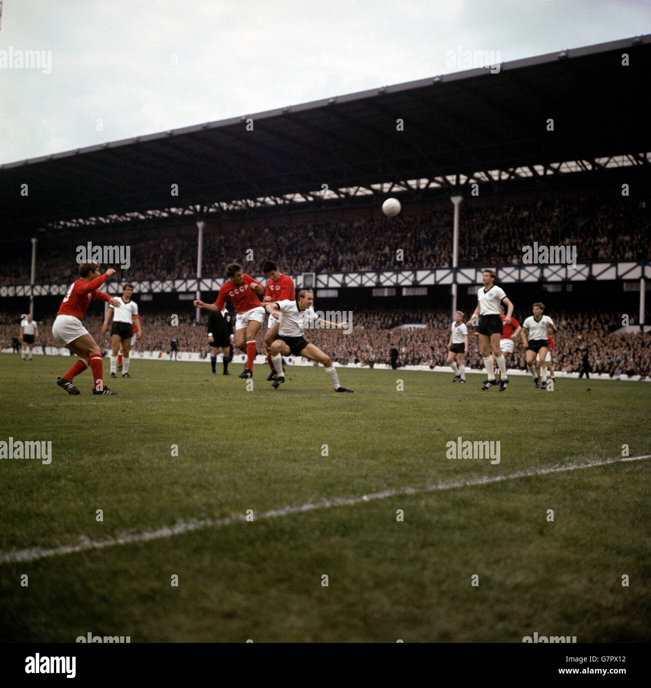 Soccer - World Cup England 1966 - Semi Final - West ...