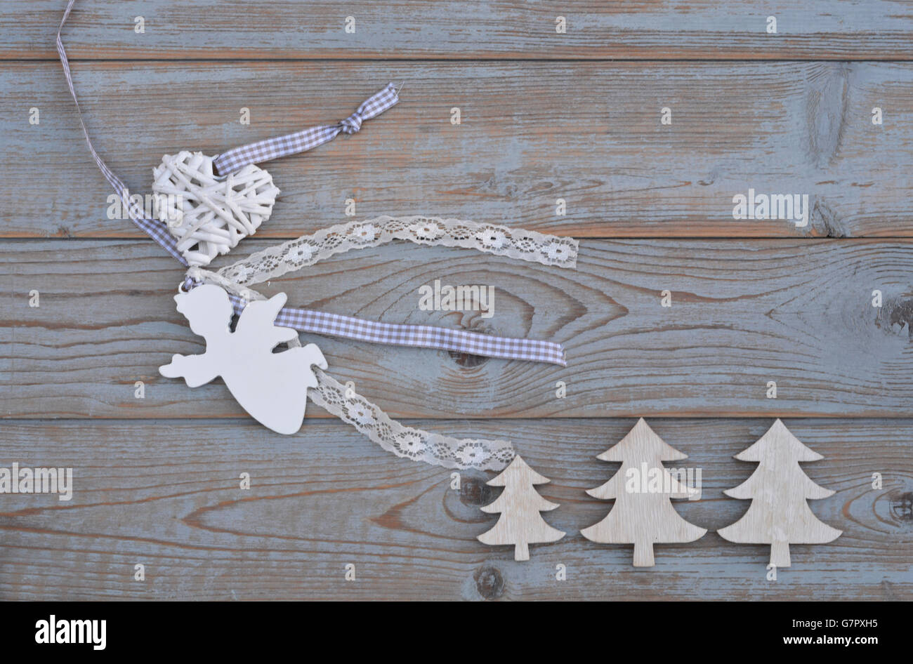 Red Christmas Bow and Ribbon Top Border on Old White Wood Stock Photo -  Image of decor, celebration: 102161058