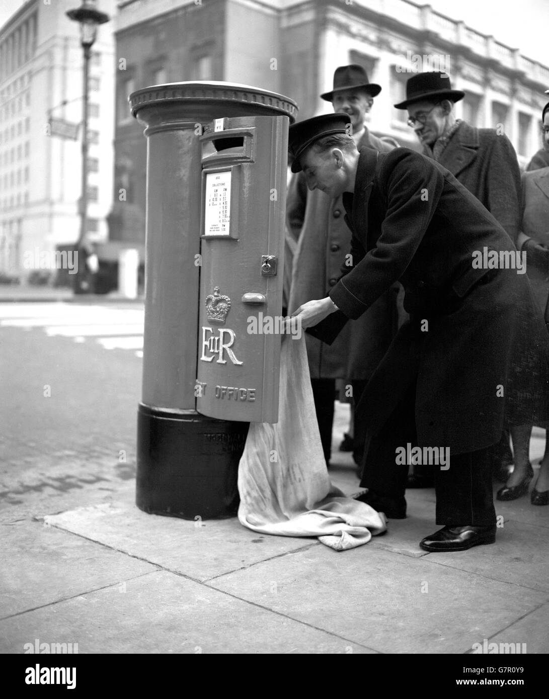 New Royal Mail Pillar Box - Whitehall, London Stock Photo