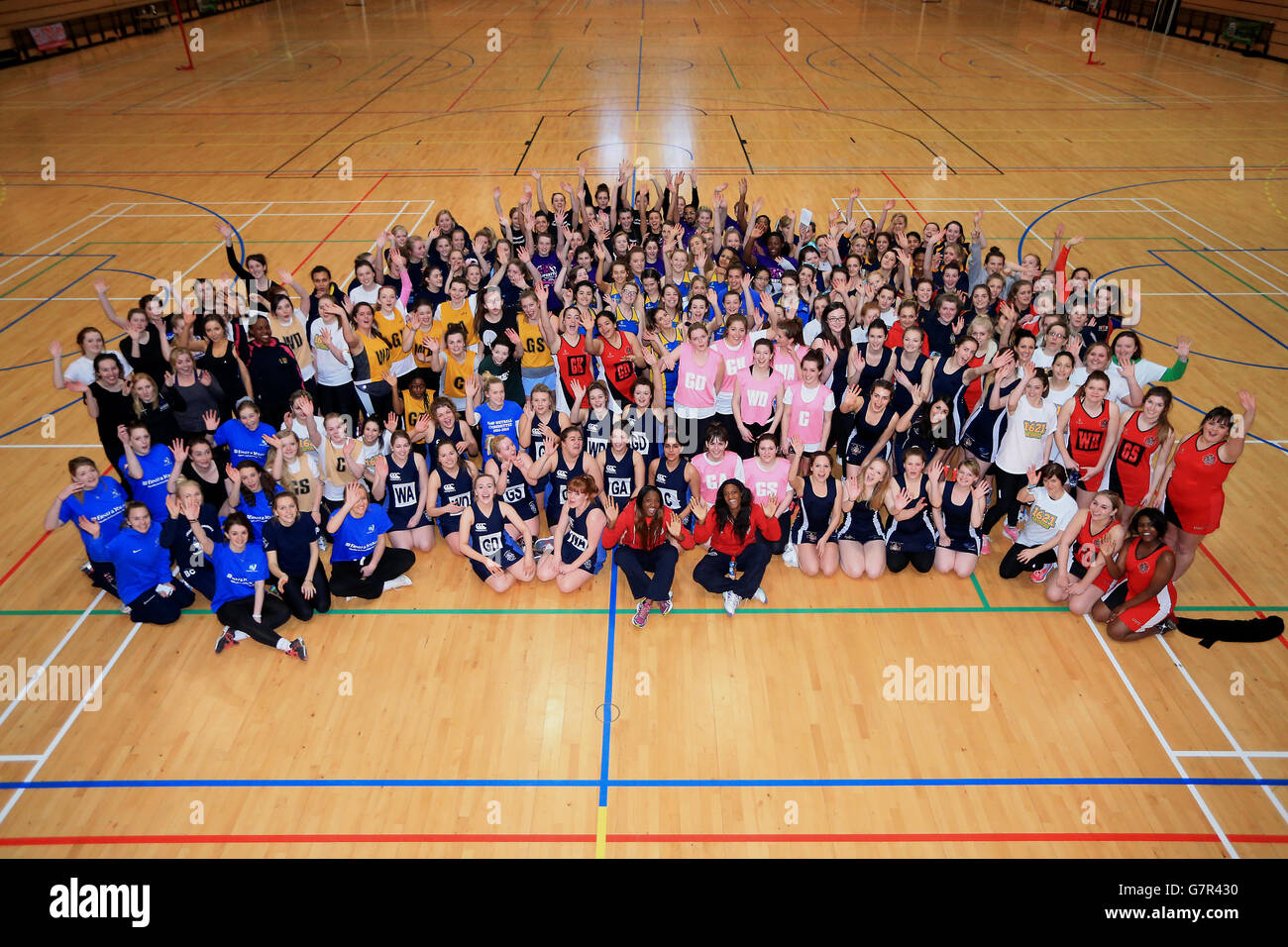 Netball - Netball in the City - Copper Box Arena. A group photograph of all competitors during the Netball in the City event at the Copper Box Arena, London Stock Photo