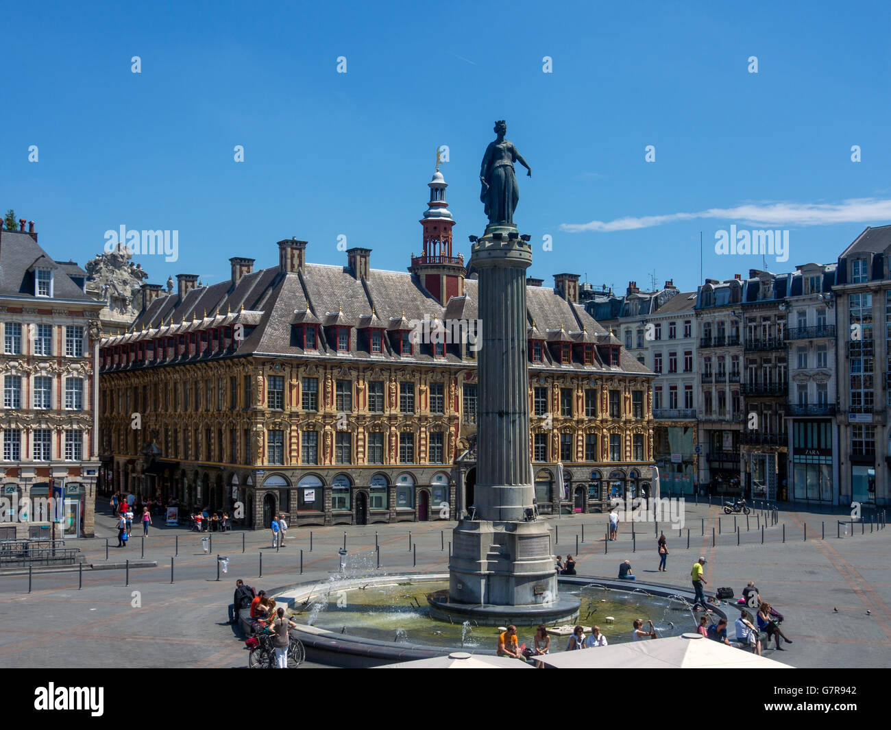 View of Grand Place (Place du General de Gaulle) in Lille Stock Photo Alamy
