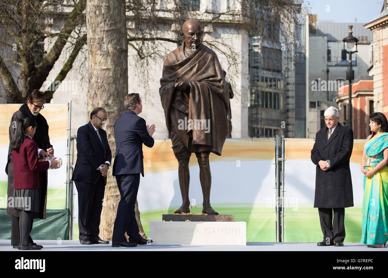 Mahatma Gandhi statue Stock Photo - Alamy