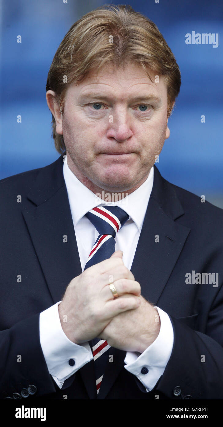Livingston football manager hi-res stock photography and images - Alamy