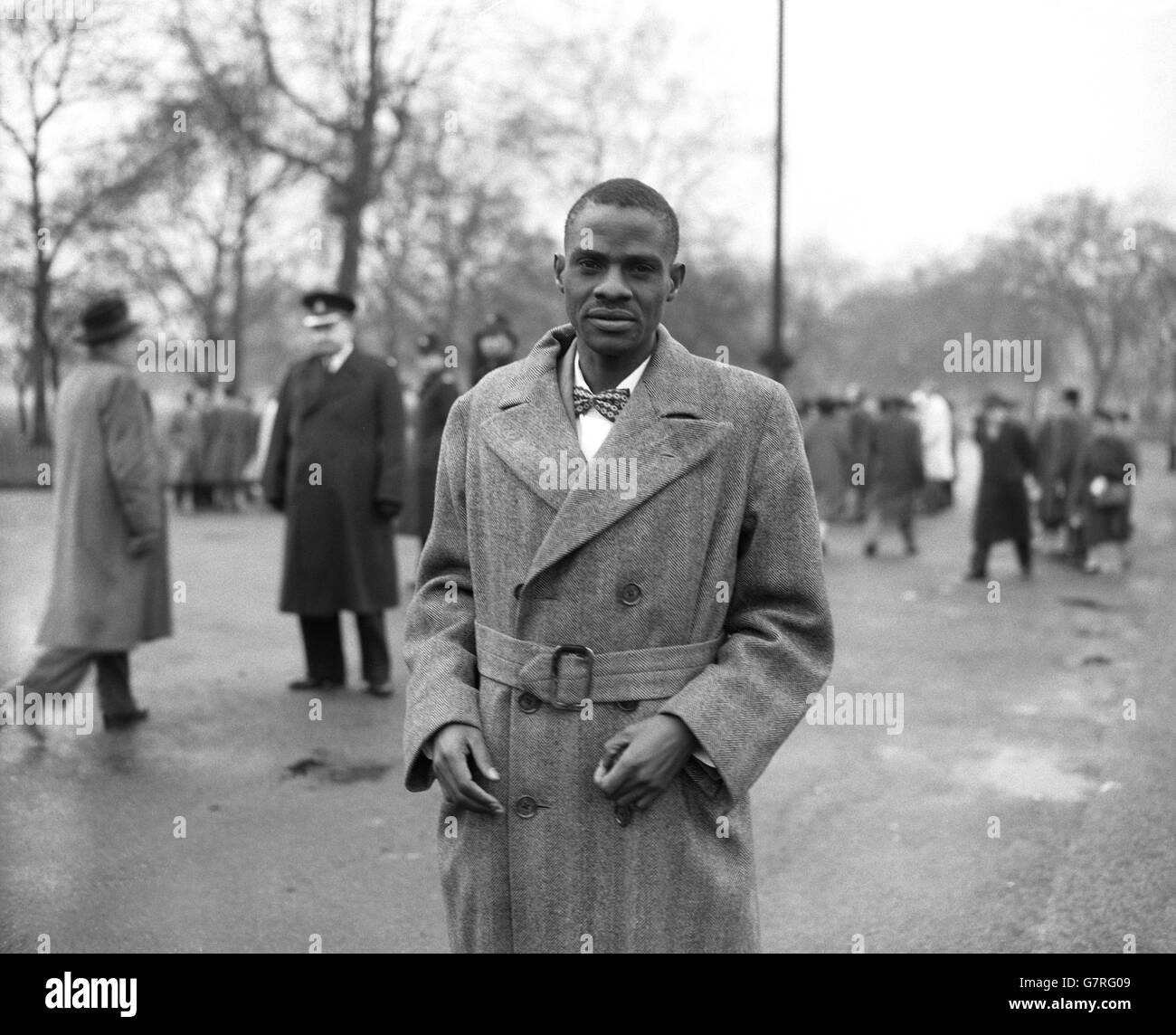 Kanyama Chiume, 29 year old member of the Nyasaland Legislative Council and publicity secretary of the Nyasaland African Congress, in Hyde Park as he was about to take part in a march to Trafalgar Square called by the committee of African Organisations to protest against action against Africans in Nyasaland and the Federation go Rhodesia. Kanyama Chiume, regarded as one of the chief aides of Dr. Hastings K. Banda, the arrested congress leader, was in Kenya on his way home from Acera and London when he heard of the detention of prominent Congress members in Nyasaland. Stock Photo
