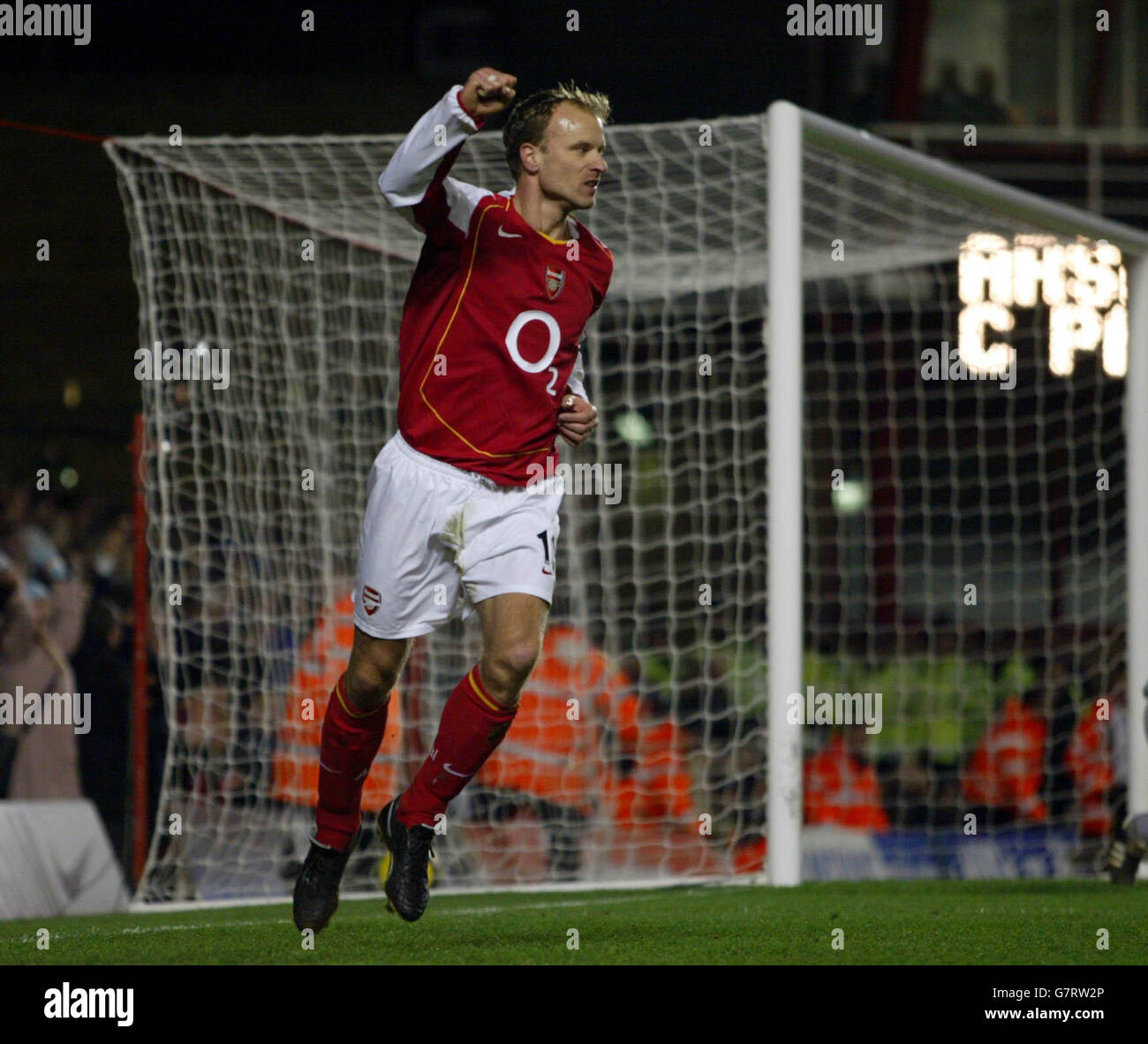 Dennis bergkamp celebrates opening the scoring for arsenal hi-res stock  photography and images - Alamy