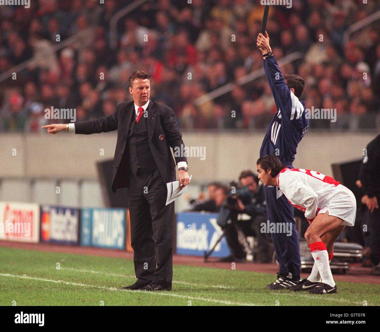 Louis Van Gaal, Ajax manager give his orders to Dani just before he come on  Stock Photo - Alamy