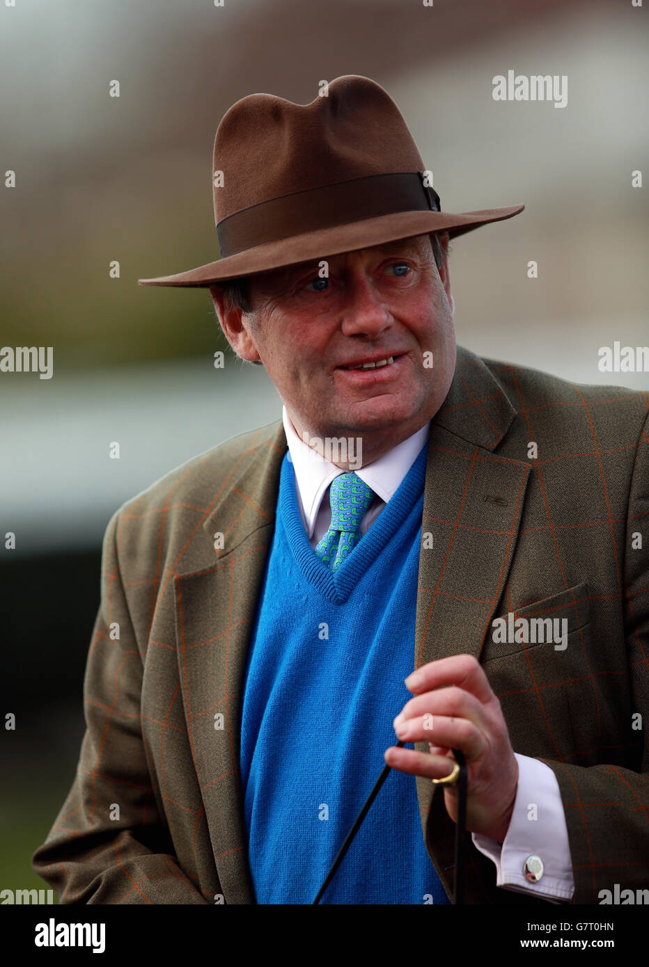 Trainer nicky henderson sri lankan raceday newbury racecourse hires