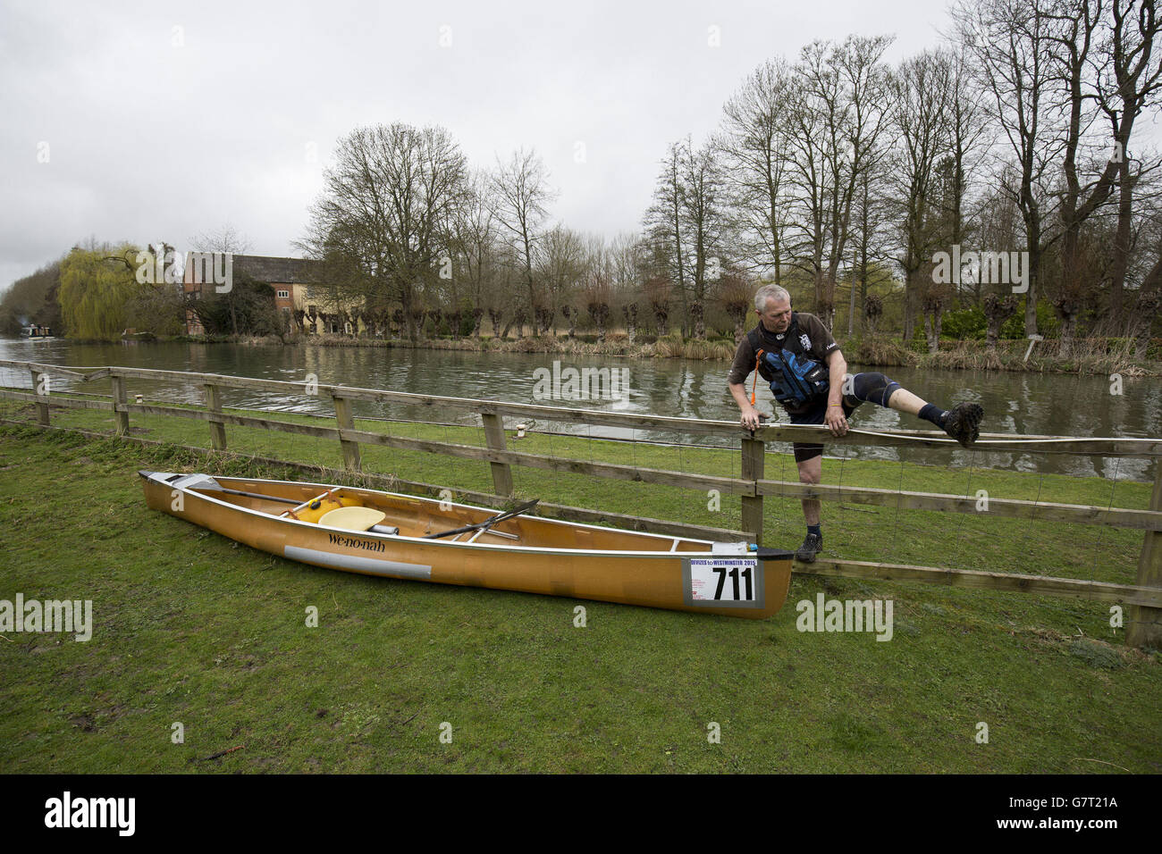 Devizes to Westminster International Canoe Race Stock Photo Alamy