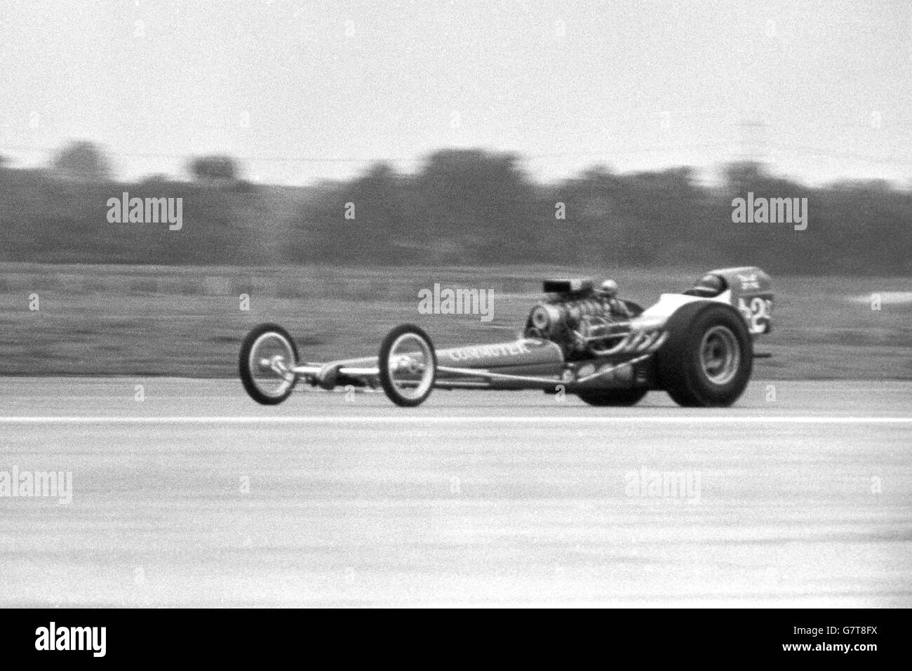 Record breaker, Tony Densham, 40, in his dragster 'Commuter', in which he created a new British Land speed record of 211 plus mph on the Royal Air Force, Elvington, Yorkshire, airfield. Stock Photo