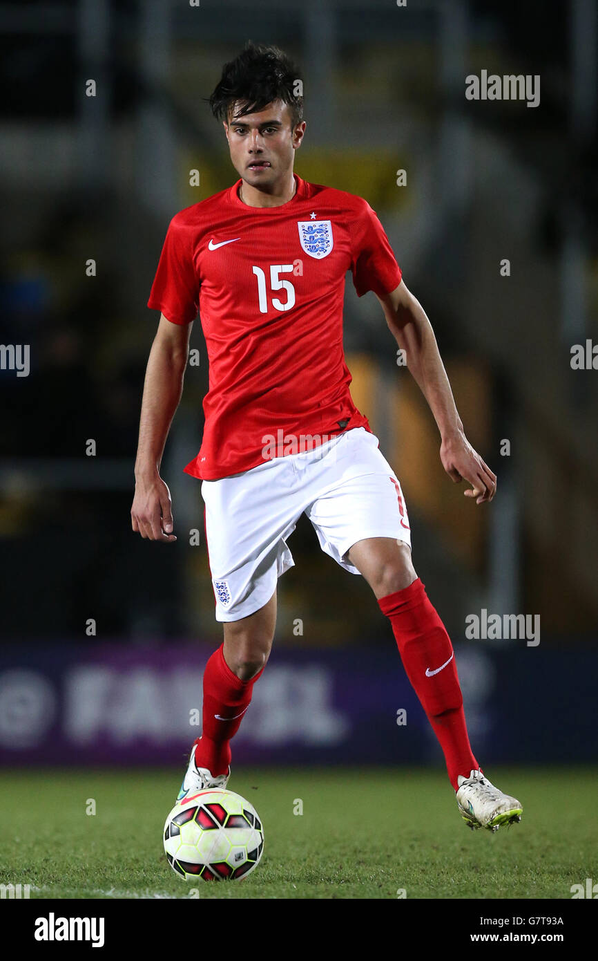 Soccer - UEFA Under-17 Championship - Elite Round - Group 6 - Romania v England - Pirelli Stadium. Easah Suliman, England Under 17 Stock Photo