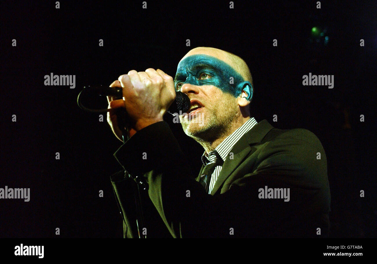 REM Concert Carling Apollo Hammersmith Stock Photo Alamy