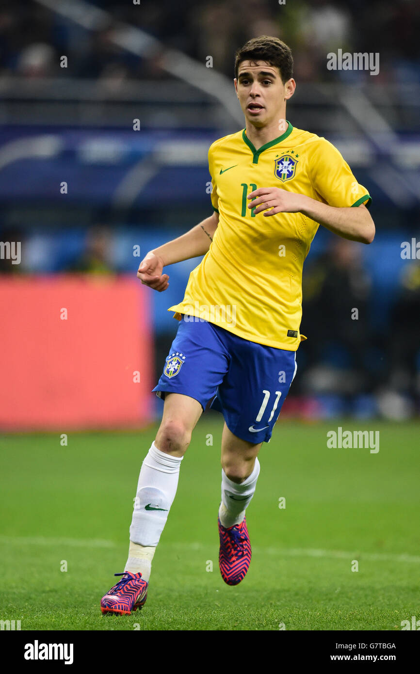 Soccer - International Friendly - France v Brazil - Stade de France.  Brazil's Oscar Stock Photo - Alamy