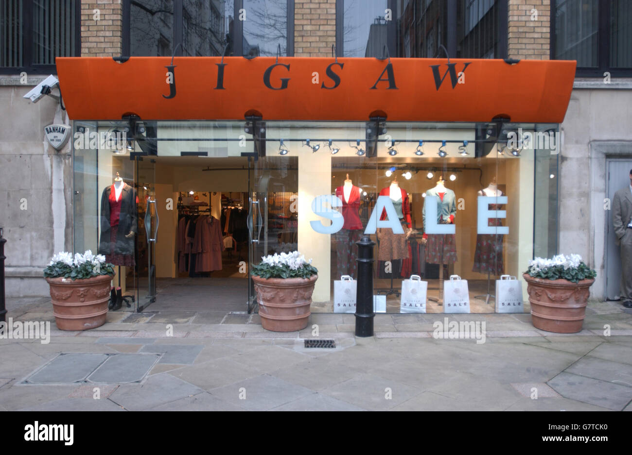High Street Shops. A Jigsaw store on Oxford Street Stock Photo Alamy