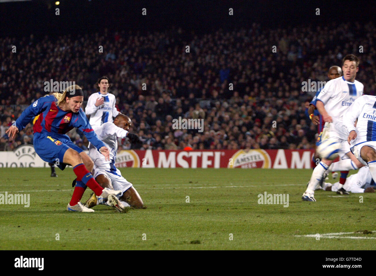 Soccer - UEFA Champions League - Round of 16 - First Leg - Barcelona v Chelsea - Nou Camp. Barcelona's Maxi Lopez scores the equalizing goal Stock Photo