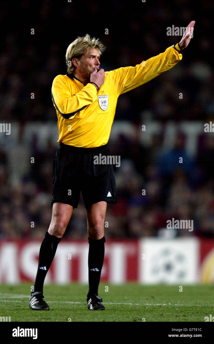 Anders Frisk High Resolution Stock Photography And Images Alamy anders-frisk-high-resolution-stock-photography-and-images-alamy
