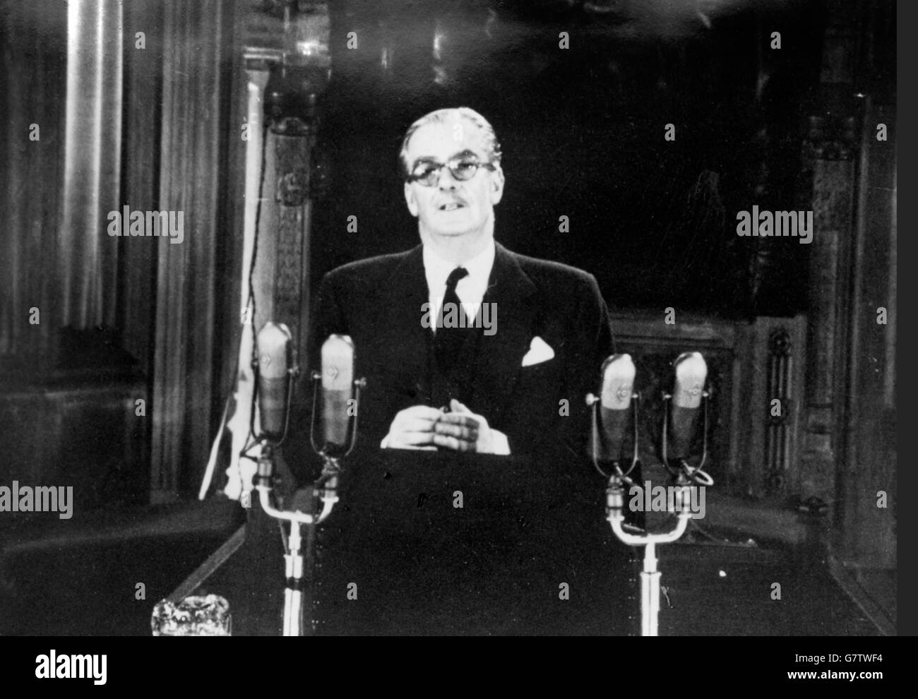 British Prime Minister Sir Anthony Eden addresses the members of both Houses of the Canadian Parliament, in the House of Commons Chamber in Ottawa. Stock Photo