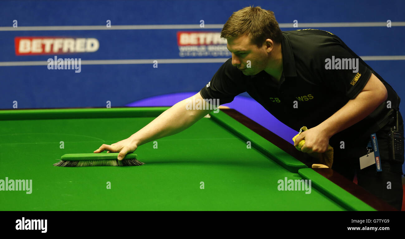 Crucible snooker tables hires stock photography and images Alamy