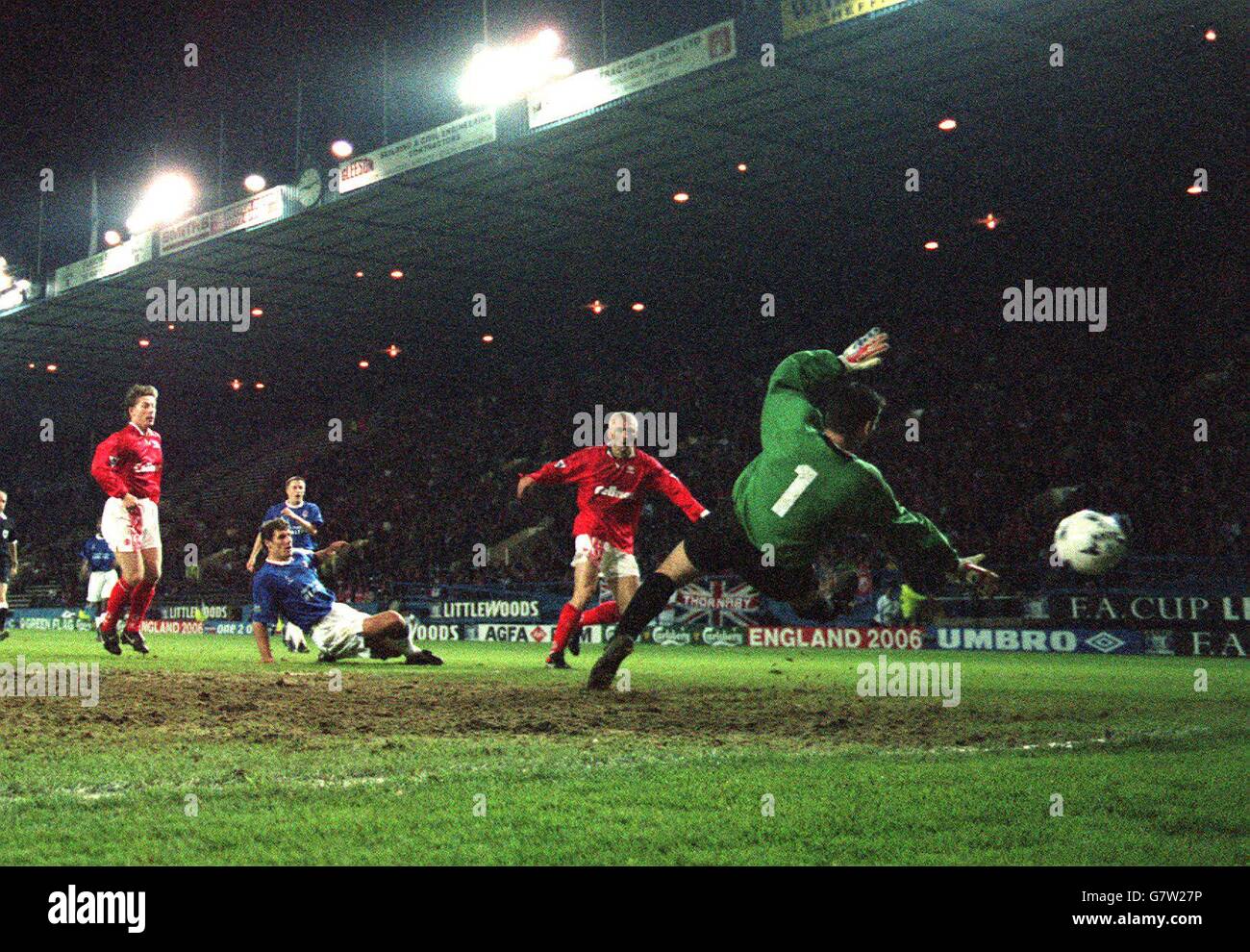Soccer - Littlewoods F.A.Cup Semi Final - Chesterfield v Middlesbrough Stock Photo
