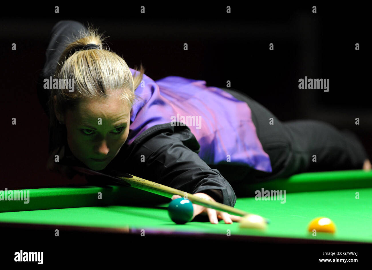Reanne Evans plays a shot during her match against Ken Doherty during the World Championship Qualifying at Ponds Forge, Sheffield. PRESS ASSOCIATION Photo. Picture date: Thursday April 9, 2015. Photo credit should read: Tim Goode/PA Wire Stock Photo