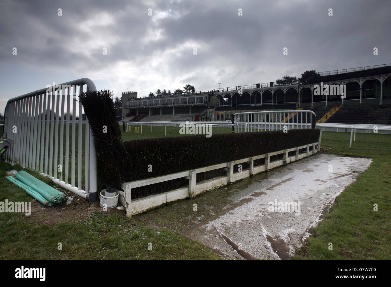 Horse Racing Ludlow Racecourse Stock Photo Alamy